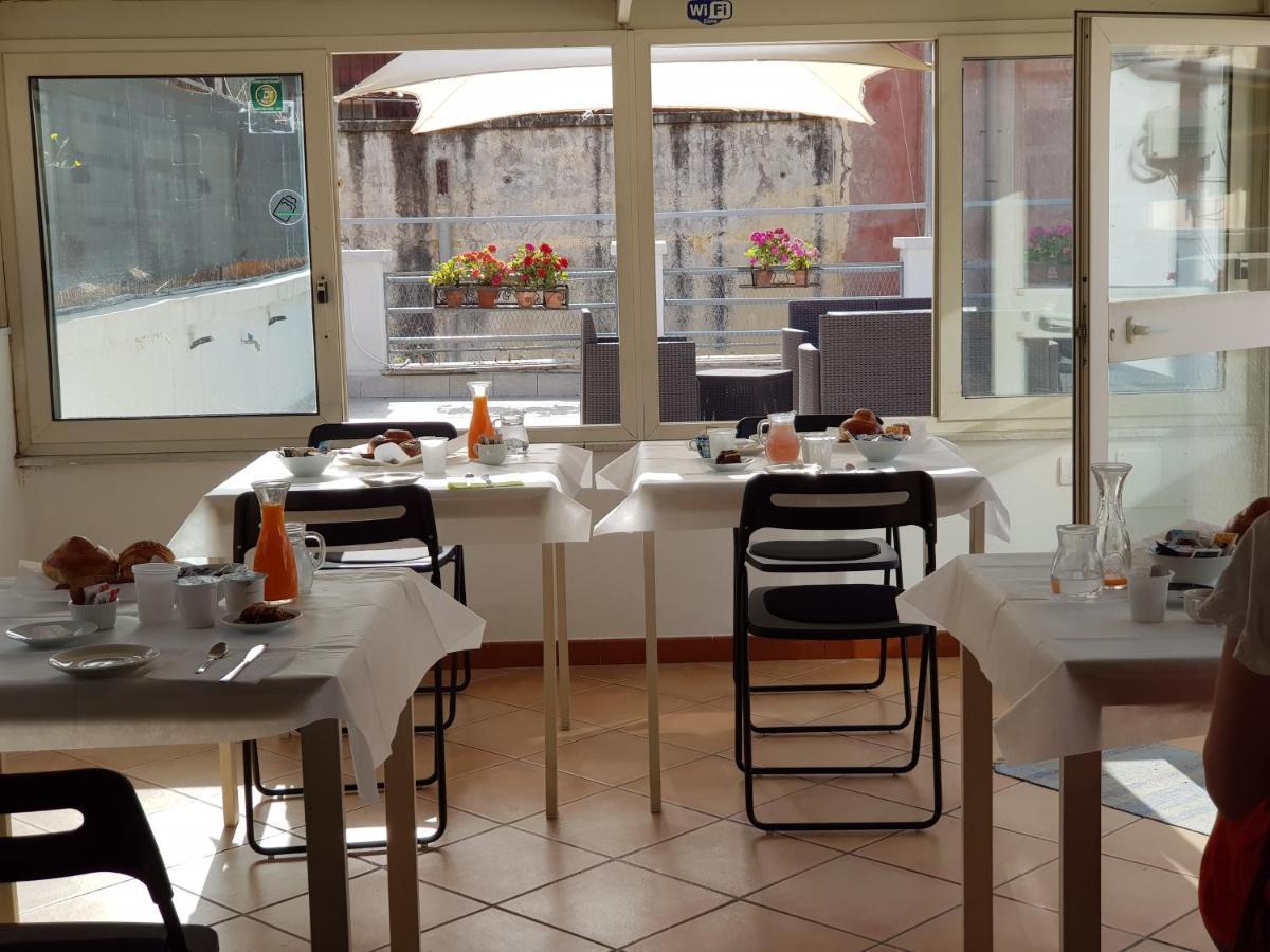 B&B Soriano44 Neapel Exterior foto