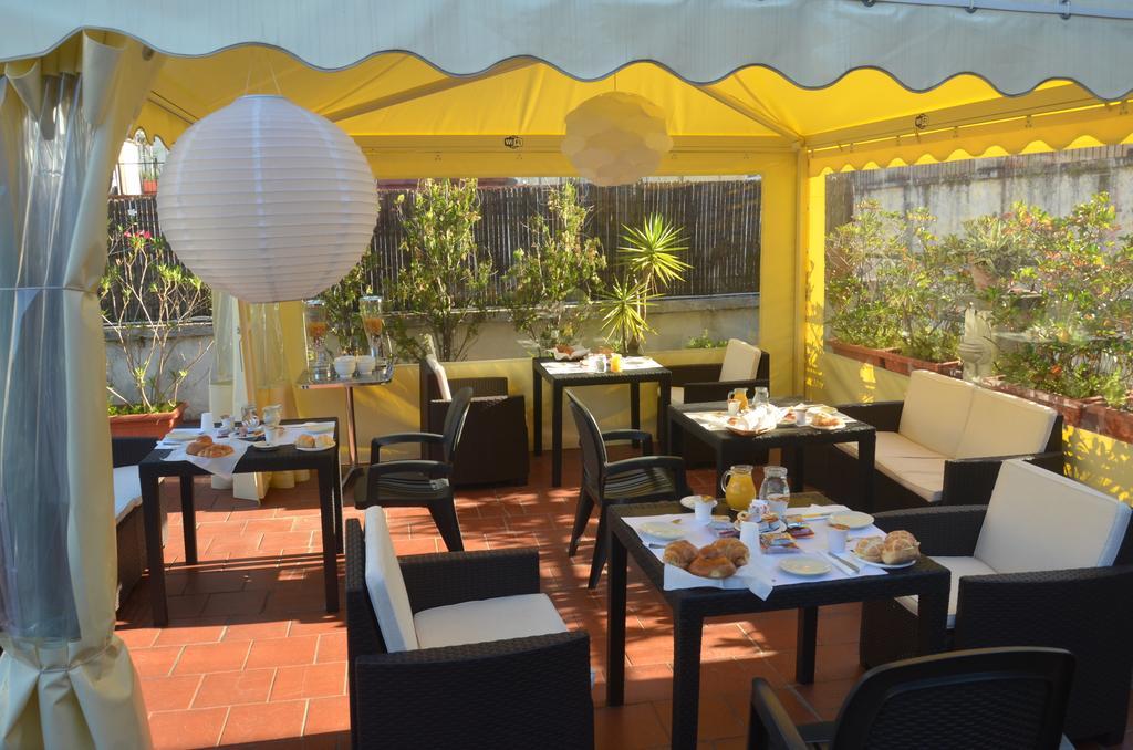 B&B Soriano44 Neapel Exterior foto
